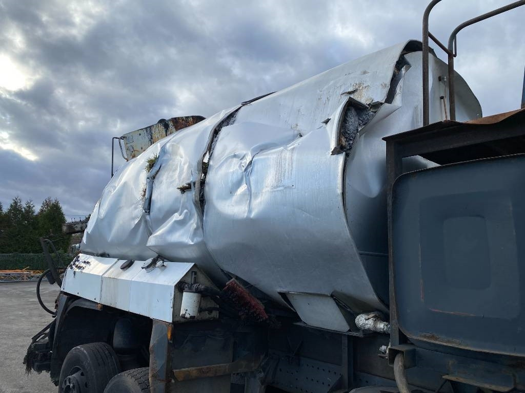 Truk tangki Mercedes-Benz ACTROS Mp2 2536/6x2 BVM -ACMAR CRAON Z12341: gambar 45 Truk tangki Mercedes-Benz ACTROS Mp2 2536/6x2 BVM -ACMAR CRAON Z12341: gambar 45