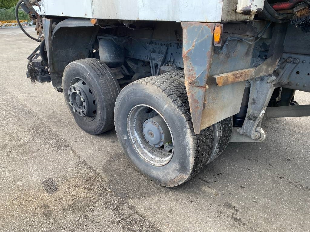 Truk tangki Mercedes-Benz ACTROS Mp2 2536/6x2 BVM -ACMAR CRAON Z12341: gambar 43 Truk tangki Mercedes-Benz ACTROS Mp2 2536/6x2 BVM -ACMAR CRAON Z12341: gambar 43