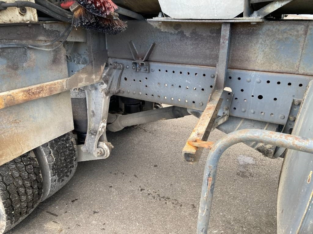 Truk tangki Mercedes-Benz ACTROS Mp2 2536/6x2 BVM -ACMAR CRAON Z12341: gambar 44 Truk tangki Mercedes-Benz ACTROS Mp2 2536/6x2 BVM -ACMAR CRAON Z12341: gambar 44