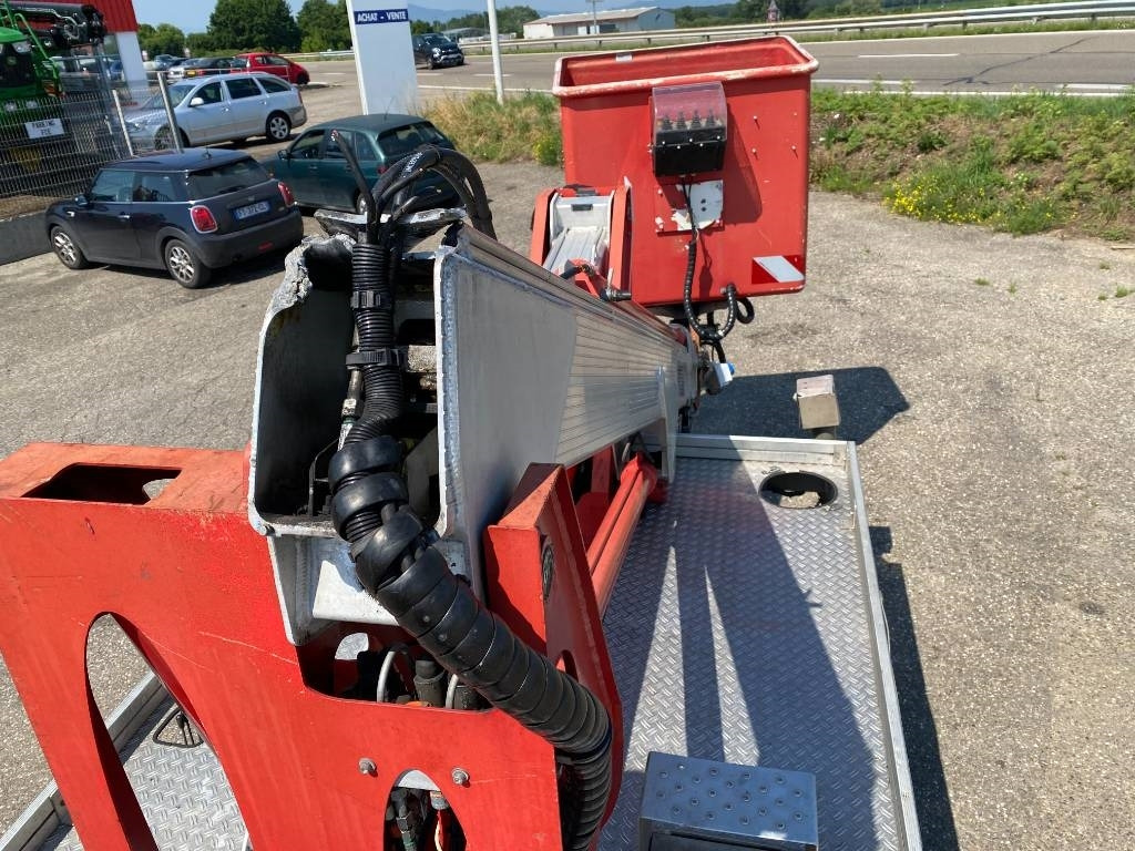 Platform udara yang dipasang di truk Multitel Nacelle Multitel MX 200 A réviser: gambar 10