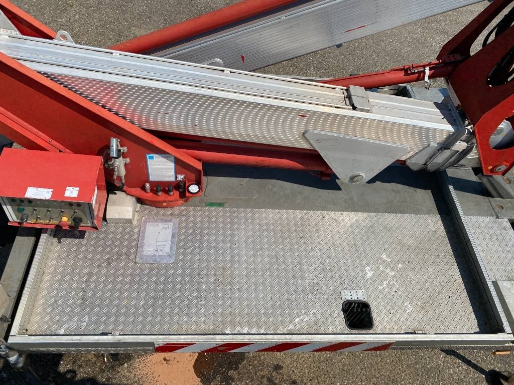 Platform udara yang dipasang di truk Multitel Nacelle Multitel MX 200 A réviser: gambar 43