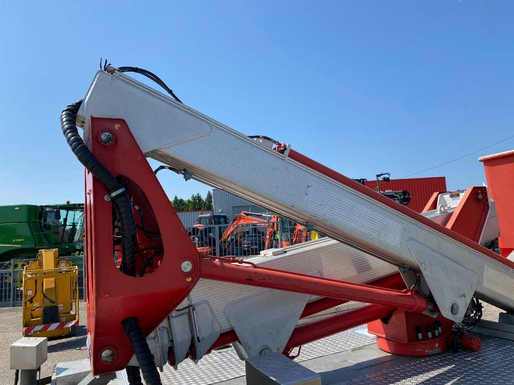 Platform udara yang dipasang di truk Multitel Nacelle Multitel MX 200 A réviser: gambar 13