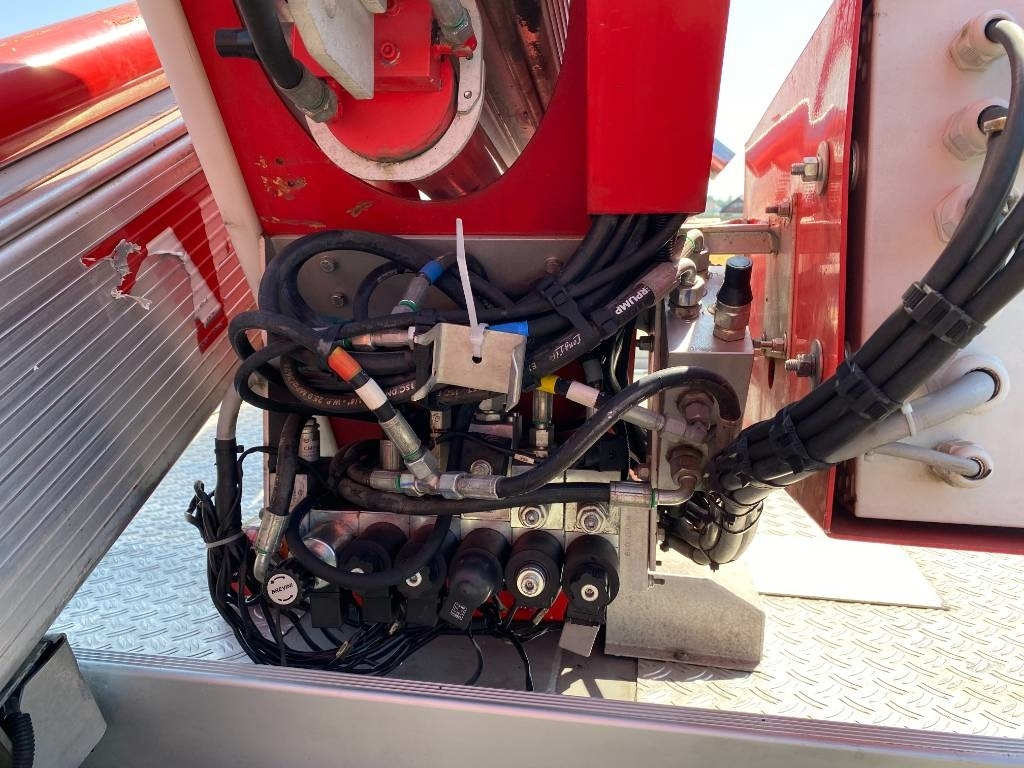 Platform udara yang dipasang di truk Multitel Nacelle Multitel MX 200 A réviser: gambar 47