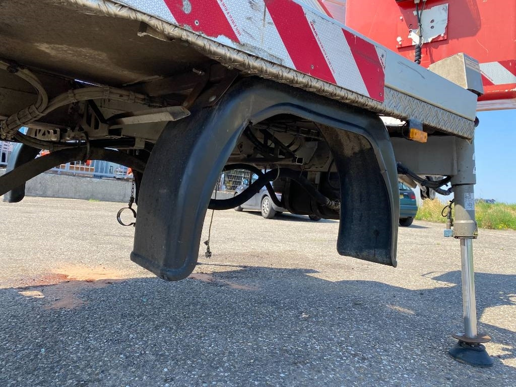 Platform udara yang dipasang di truk Multitel Nacelle Multitel MX 200 A réviser: gambar 17