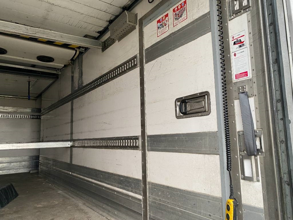 Truk berpendingin Renault D240 /LAMBERET/CARRIER 1150 *A REPARER*: gambar 37 Truk berpendingin Renault D240 /LAMBERET/CARRIER 1150 *A REPARER*: gambar 37