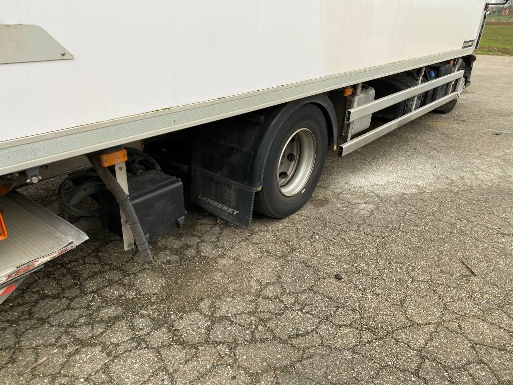 Truk berpendingin Renault D240 /LAMBERET/CARRIER 1150 *A REPARER*: gambar 47 Truk berpendingin Renault D240 /LAMBERET/CARRIER 1150 *A REPARER*: gambar 47