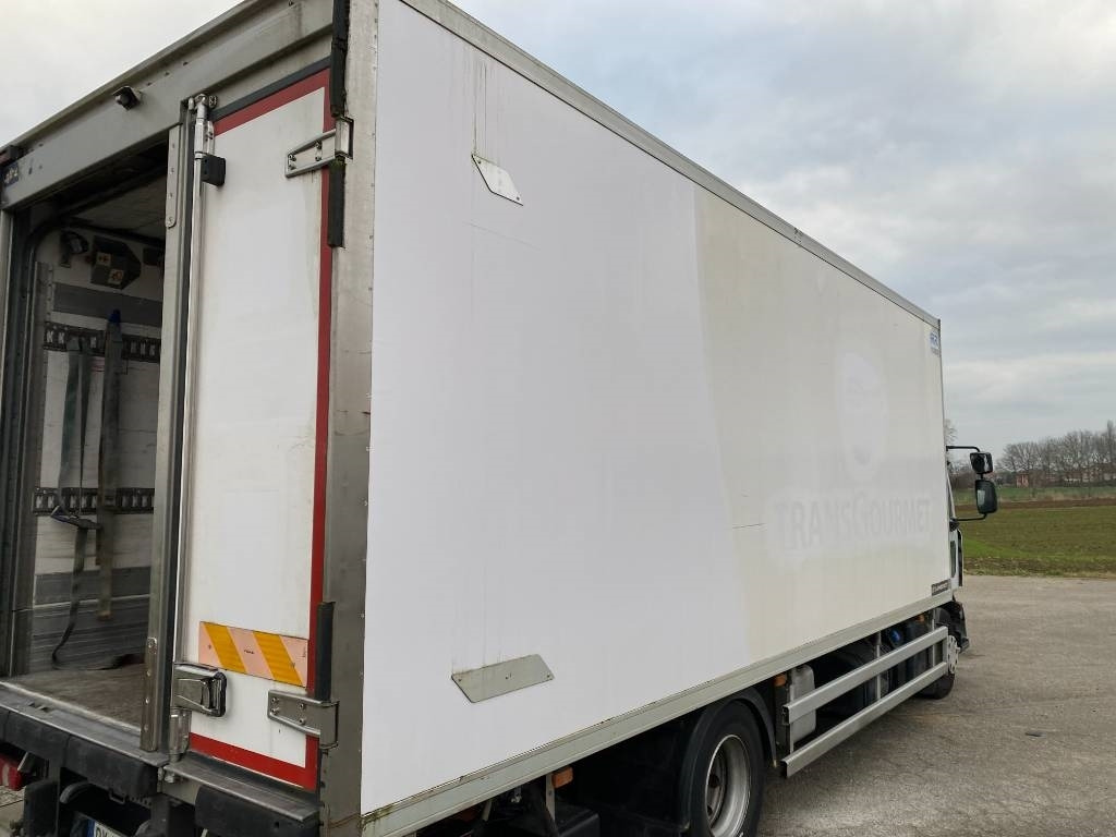 Truk berpendingin Renault D240 /LAMBERET/CARRIER 1150 *A REPARER*: gambar 46 Truk berpendingin Renault D240 /LAMBERET/CARRIER 1150 *A REPARER*: gambar 46