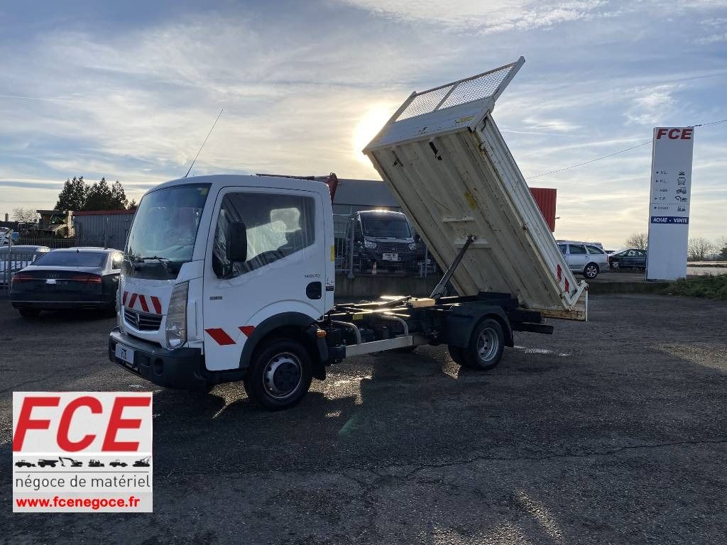 Renault MAXITY 2.5DXI 110 -Retour de Vol - Truk jungkit: gambar 1 Renault MAXITY 2.5DXI 110 -Retour de Vol - Truk jungkit: gambar 1