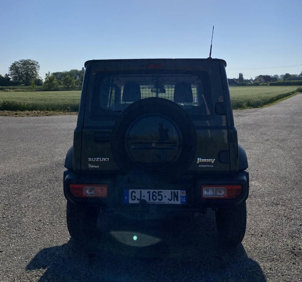 Suzuki JIMNY 1.5i 102/AllGrip endommagé - Mobil: gambar 5 Suzuki JIMNY 1.5i 102/AllGrip endommagé - Mobil: gambar 5