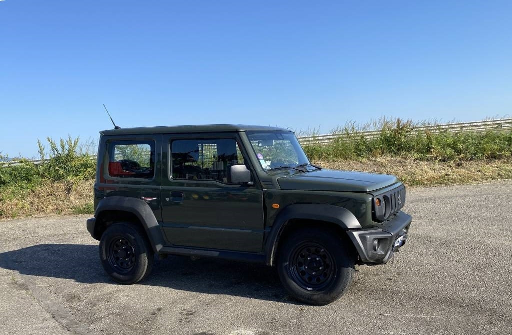Suzuki JIMNY 1.5i 102/AllGrip endommagé - Mobil: gambar 3 Suzuki JIMNY 1.5i 102/AllGrip endommagé - Mobil: gambar 3