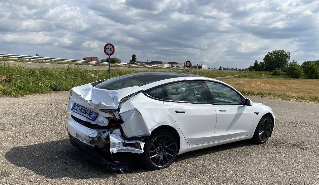 Tesla MODEL 3 5YJ3 Carte Grise Française endommagée  - Mobil: gambar 4 Tesla MODEL 3 5YJ3 Carte Grise Française endommagée  - Mobil: gambar 4