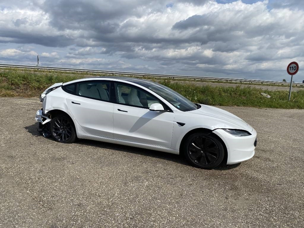 Tesla MODEL 3 5YJ3 Carte Grise Française endommagée  - Mobil: gambar 3 Tesla MODEL 3 5YJ3 Carte Grise Française endommagée  - Mobil: gambar 3