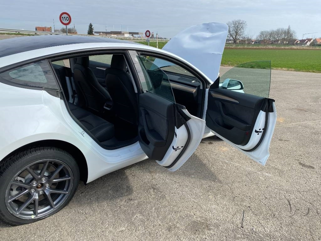 Mobil sedan Tesla MODEL 3 - 5YJ3 Rwd Origine Française: gambar 20