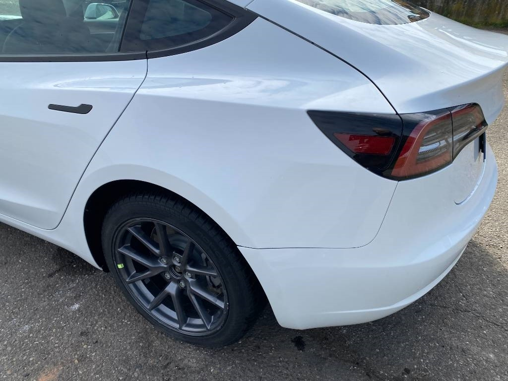 Mobil sedan Tesla MODEL 3 - 5YJ3 Rwd Origine Française: gambar 35