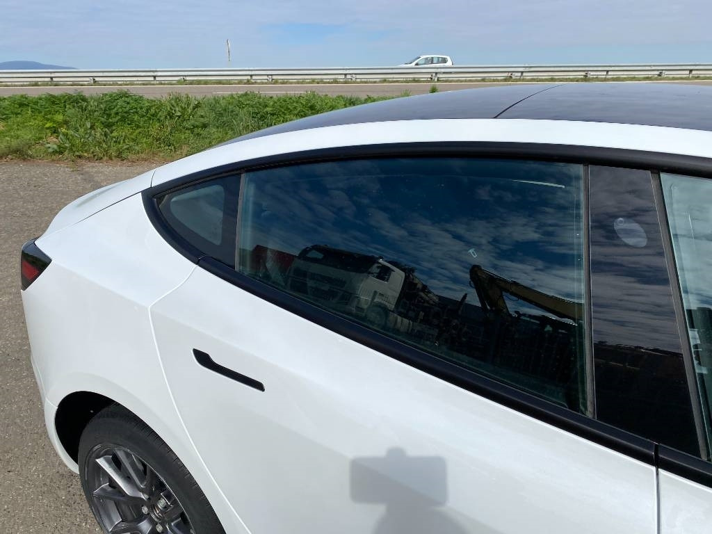 Mobil sedan Tesla MODEL 3 - 5YJ3 Rwd Origine Française: gambar 44