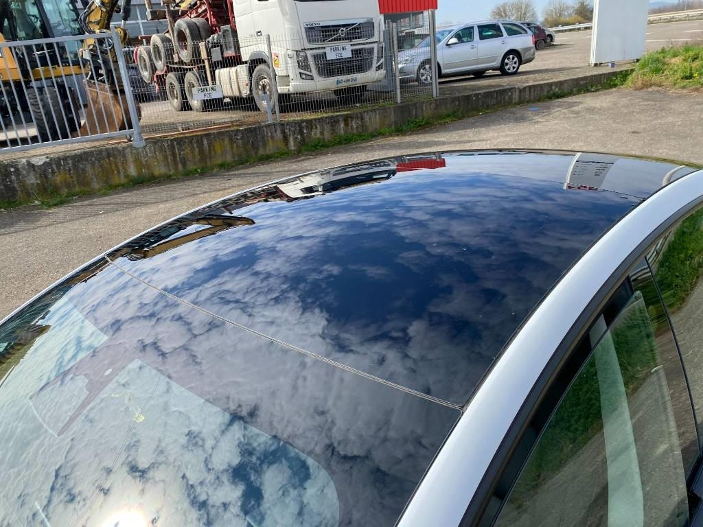 Mobil sedan Tesla MODEL 3 - 5YJ3 Rwd Origine Française: gambar 30