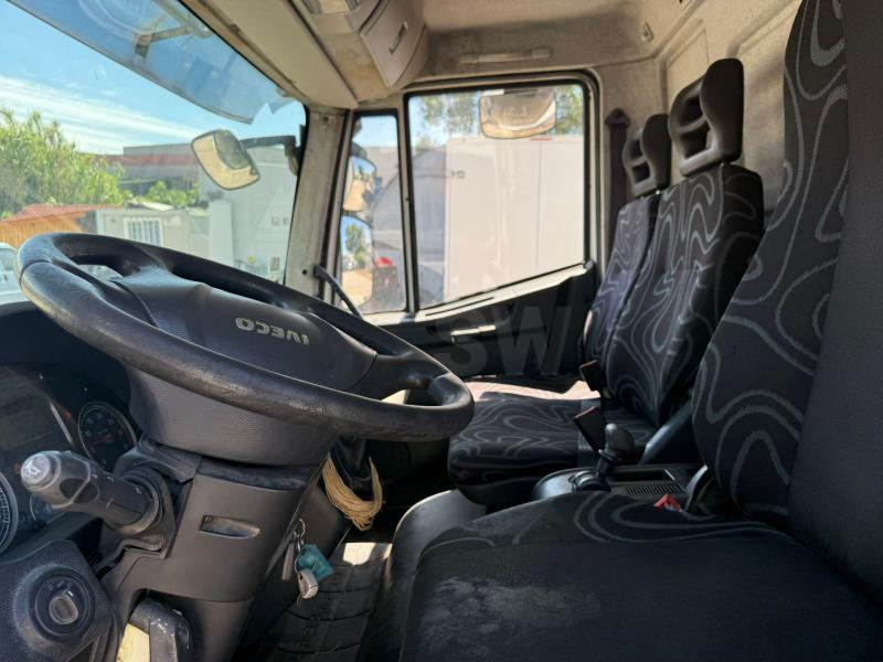 Iveco 120E22 CAISSE FRIGO HAYON - Truk berpendingin: gambar 4 Iveco 120E22 CAISSE FRIGO HAYON - Truk berpendingin: gambar 4