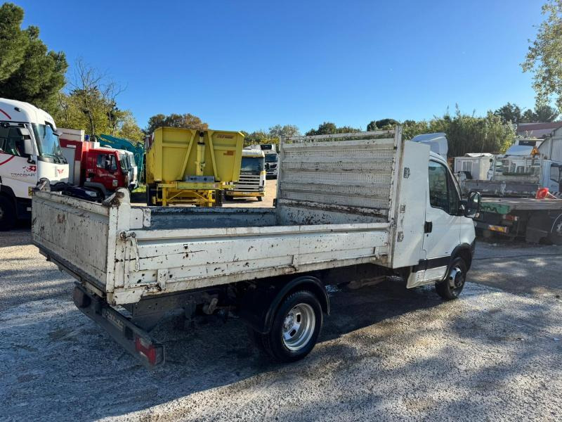 Iveco Daily 35C12 - Van jungkit: gambar 4 Iveco Daily 35C12 - Van jungkit: gambar 4