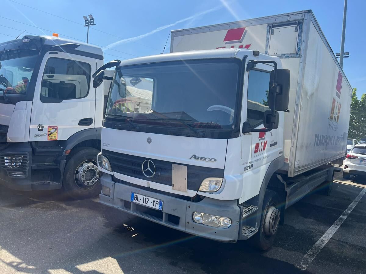 Mercedes Atego 1218 - Truk box: gambar 1 Mercedes Atego 1218 - Truk box: gambar 1