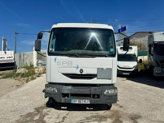 Renault MIDLUM 210 CITERNE MERCERON 11000 L 4 COMPARTIMENTS - Truk tangki: gambar 5 Renault MIDLUM 210 CITERNE MERCERON 11000 L 4 COMPARTIMENTS - Truk tangki: gambar 5
