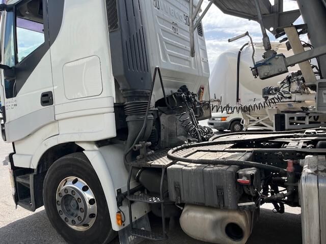 Iveco Stralis AS 440 S 50 TP - Tractor head: gambar 4 Iveco Stralis AS 440 S 50 TP - Tractor head: gambar 4