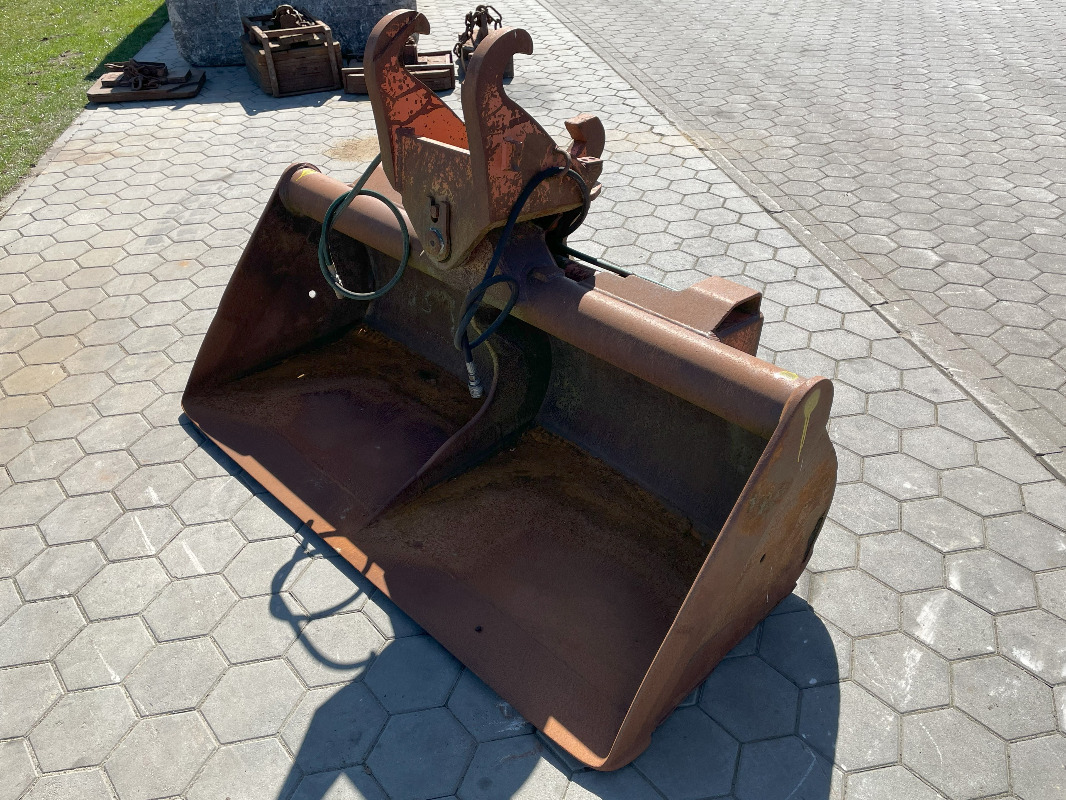 UNIVERSALLÖFFEL 2.000 MM - Ember: gambar 1 UNIVERSALLÖFFEL 2.000 MM - Ember: gambar 1