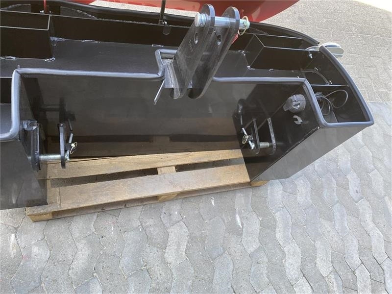 Case IH Frontvægtklods 1000 kg med lys - Counterweight: gambar 3 Case IH Frontvægtklods 1000 kg med lys - Counterweight: gambar 3
