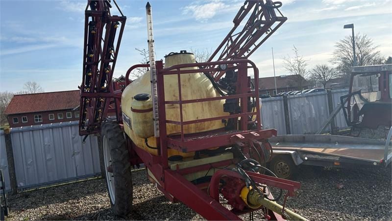 Hardi Commander 2600 18m - Penyemprot tertinggal: gambar 3 Hardi Commander 2600 18m - Penyemprot tertinggal: gambar 3