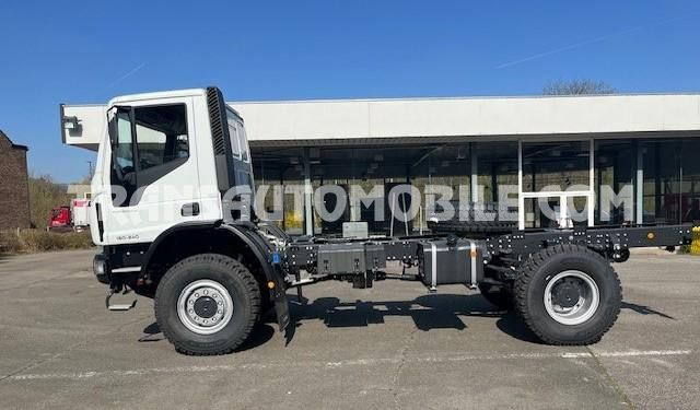 Iveco Eurocargo ML150E24WS 5.9L TURBO DIESEL 4x4 EURO3 CHASSIS CAB - EXPORT OUT EU - Truk sasis: gambar 5 Iveco Eurocargo ML150E24WS 5.9L TURBO DIESEL 4x4 EURO3 CHASSIS CAB - EXPORT OUT EU - Truk sasis: gambar 5