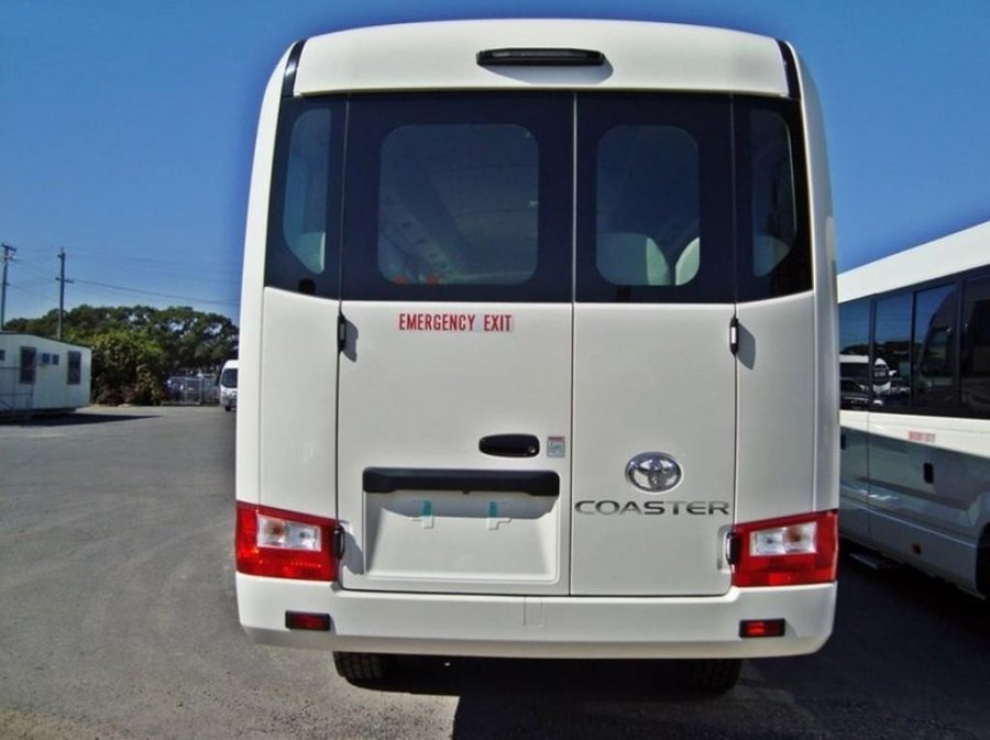 Toyota Coaster 23 SEATS 4x4 4.2L Diesel Manual - Bus pinggiran kota: gambar 2 Toyota Coaster 23 SEATS 4x4 4.2L Diesel Manual - Bus pinggiran kota: gambar 2