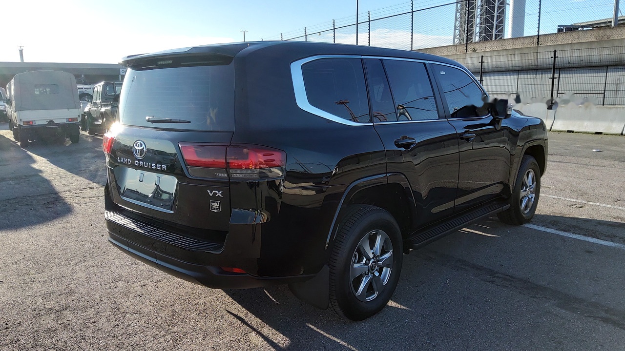 Toyota Land Cruiser 300 V6 VX 7 SEATERS / PLACES 3.5L Petrol Automatic VXVHO - Mobil: gambar 4 Toyota Land Cruiser 300 V6 VX 7 SEATERS / PLACES 3.5L Petrol Automatic VXVHO - Mobil: gambar 4