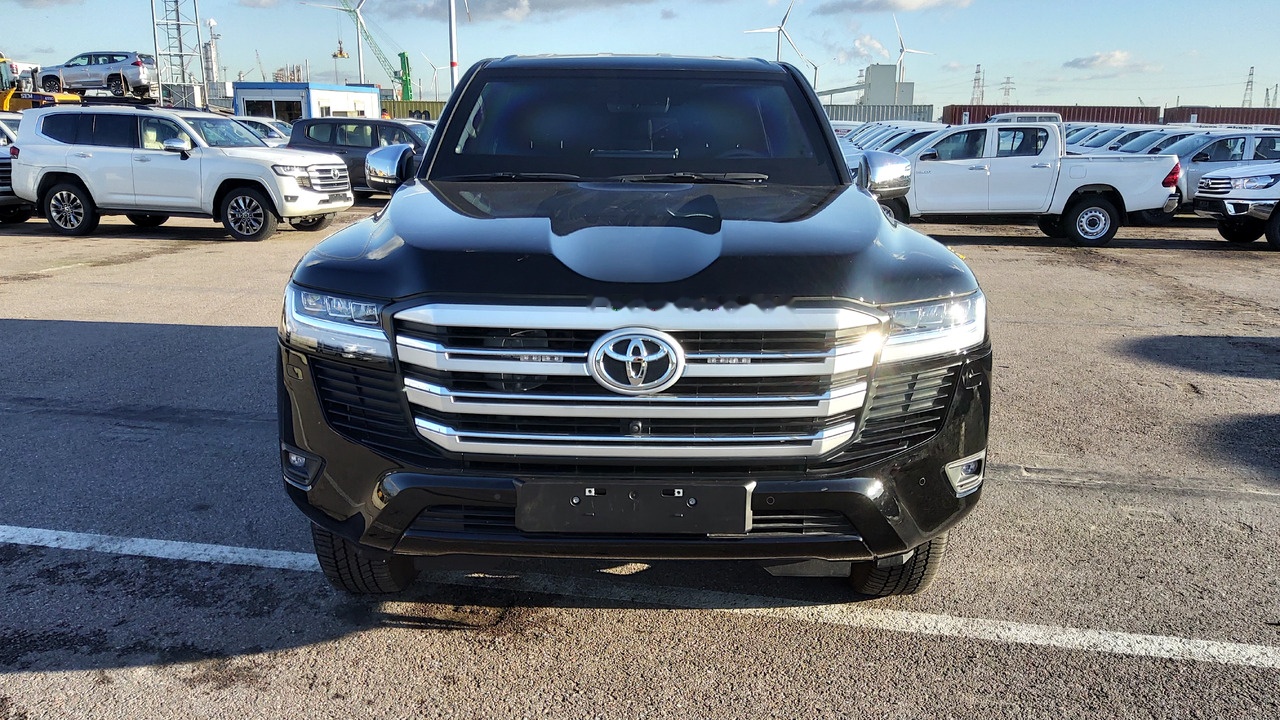 Toyota Land Cruiser 300 V6 VX 7 SEATERS / PLACES 3.5L Petrol Automatic VXVHO - Mobil: gambar 2 Toyota Land Cruiser 300 V6 VX 7 SEATERS / PLACES 3.5L Petrol Automatic VXVHO - Mobil: gambar 2
