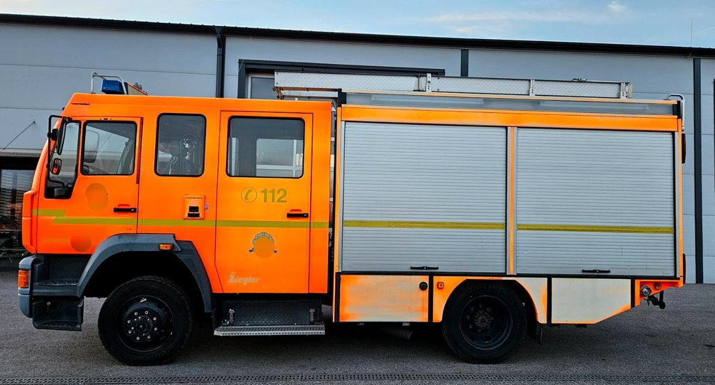 MAN 14.224 L80 4x4 Feuerwehr LF16 Ziegler MAN 14.224 L80 4x4 Feuerwehr LF16 Ziegler - Truk pemadam kebakaran: gambar 2 MAN 14.224 L80 4x4 Feuerwehr LF16 Ziegler MAN 14.224 L80 4x4 Feuerwehr LF16 Ziegler - Truk pemadam kebakaran: gambar 2