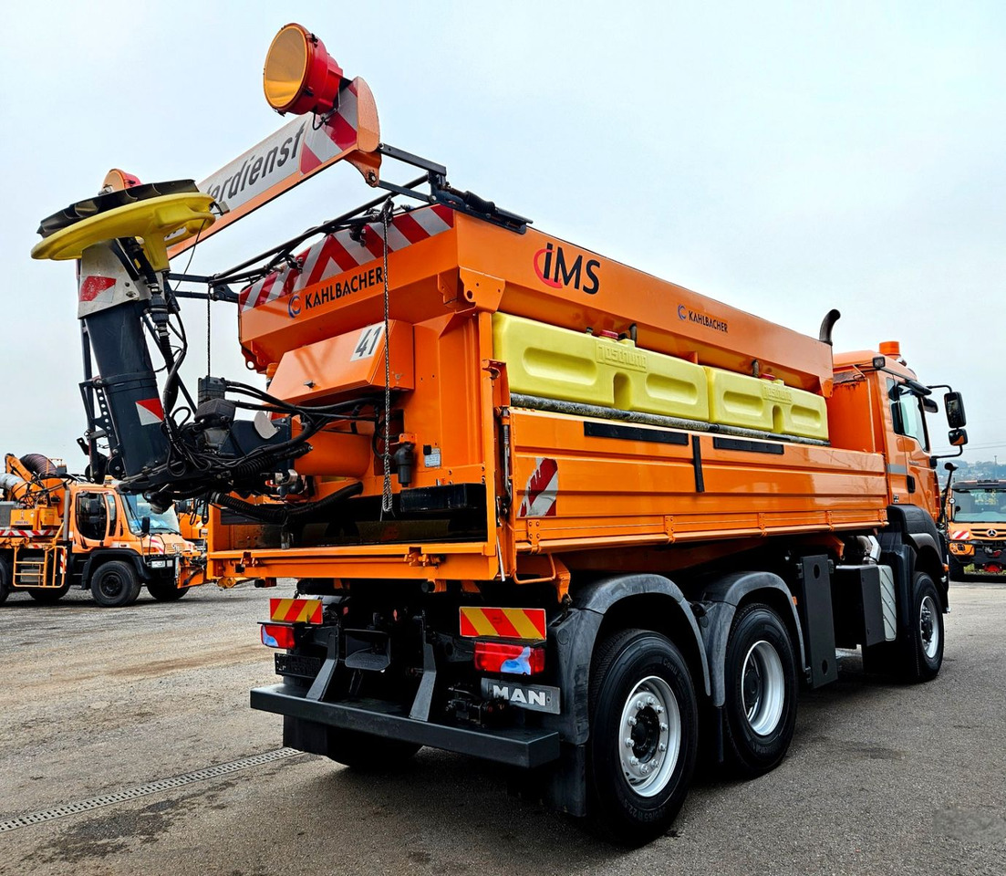 MAN TGA 28.400 6x4-4 Winterdienst - Truk jungkit: gambar 3 MAN TGA 28.400 6x4-4 Winterdienst - Truk jungkit: gambar 3