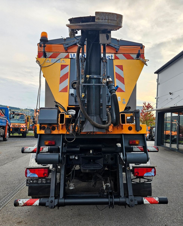 MAN TGM 18.250 4x4 BB EEV Winterdienst - Hook lift, Truk derek: gambar 4 MAN TGM 18.250 4x4 BB EEV Winterdienst - Hook lift, Truk derek: gambar 4