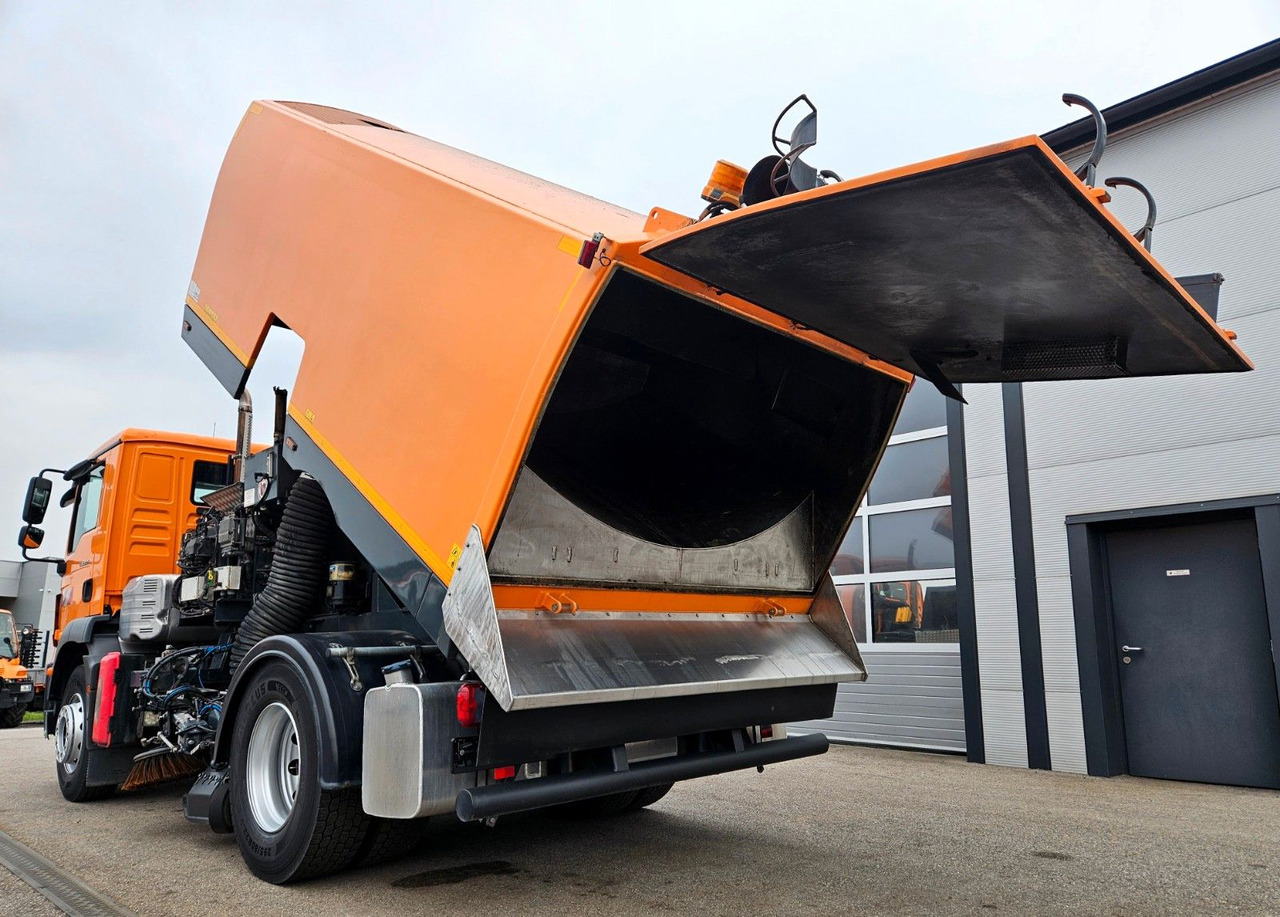 Penyapu jalan MAN TGM 18.250 Euro6 BROCK SL200 L+R  Aufbaumotor: gambar 18