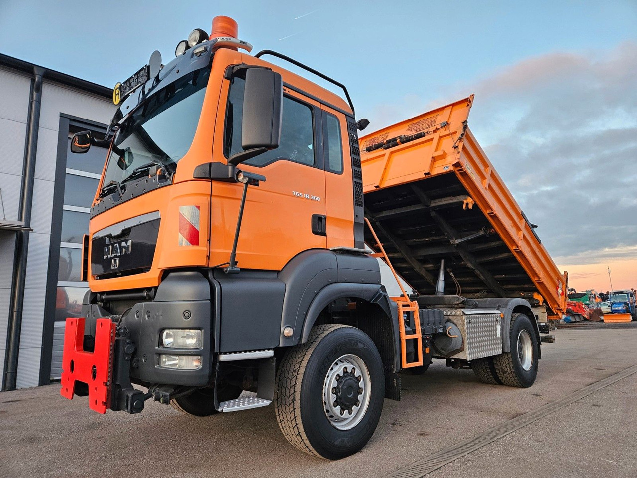 MAN TGS 18.360 4x4 BL Euro5 Meiller - Truk jungkit: gambar 1 MAN TGS 18.360 4x4 BL Euro5 Meiller - Truk jungkit: gambar 1