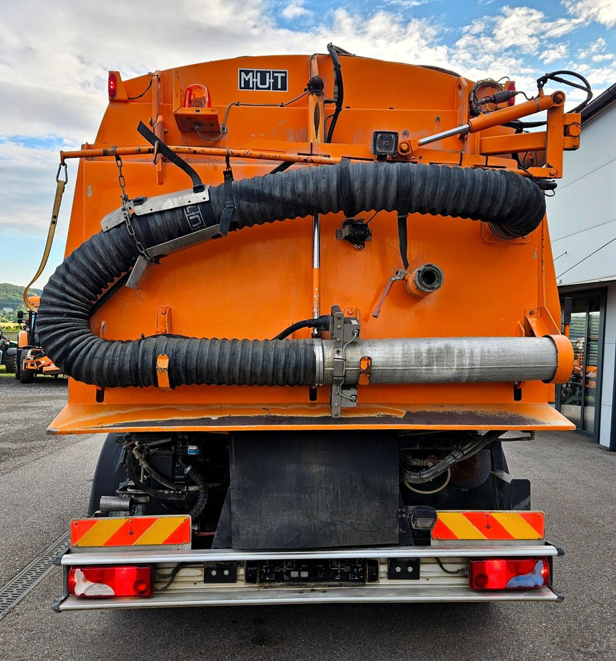 Scania P280 Euro5 MUT 7m3 Hydrostat - Penyapu jalan: gambar 4 Scania P280 Euro5 MUT 7m3 Hydrostat - Penyapu jalan: gambar 4