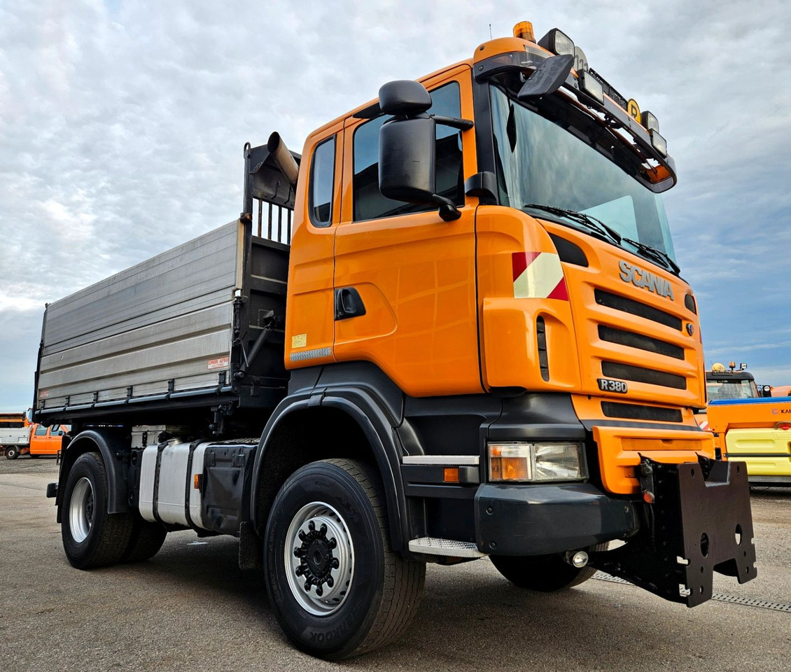 Scania R380 4x4 Winterdienst Euro4 - Truk jungkit: gambar 1 Scania R380 4x4 Winterdienst Euro4 - Truk jungkit: gambar 1