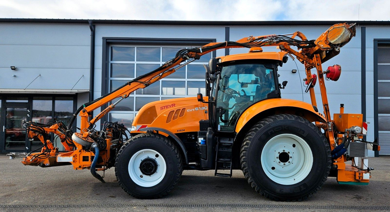 Steyr CVT 6130 Mulag MKM700 Mähkombination Kommunal - Traktor kota: gambar 2 Steyr CVT 6130 Mulag MKM700 Mähkombination Kommunal - Traktor kota: gambar 2