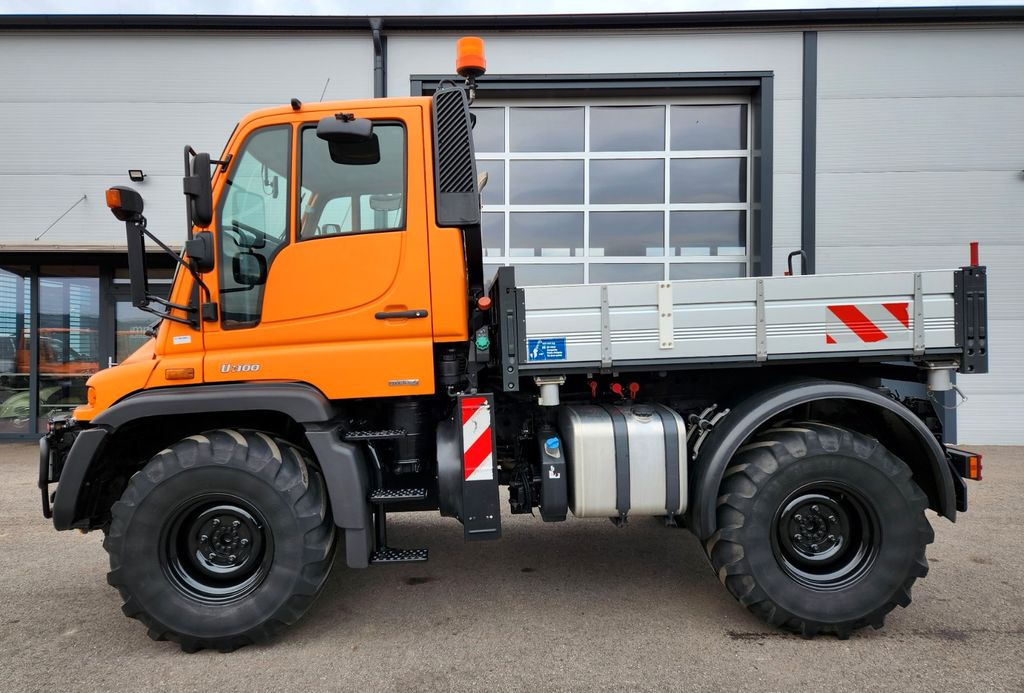 Unimog U300 Agrar Euro5 Hydrostat Variopilot Unimog U300 Agrar Euro5 Hydrostat Variopilot - Truk jungkit: gambar 2 Unimog U300 Agrar Euro5 Hydrostat Variopilot Unimog U300 Agrar Euro5 Hydrostat Variopilot - Truk jungkit: gambar 2