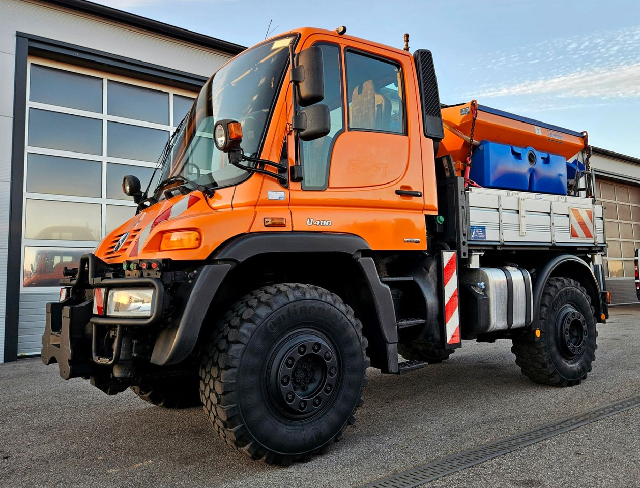 Unimog U400 6 Zylinder EAS 5960h - Truk jungkit: gambar 1 Unimog U400 6 Zylinder EAS 5960h - Truk jungkit: gambar 1