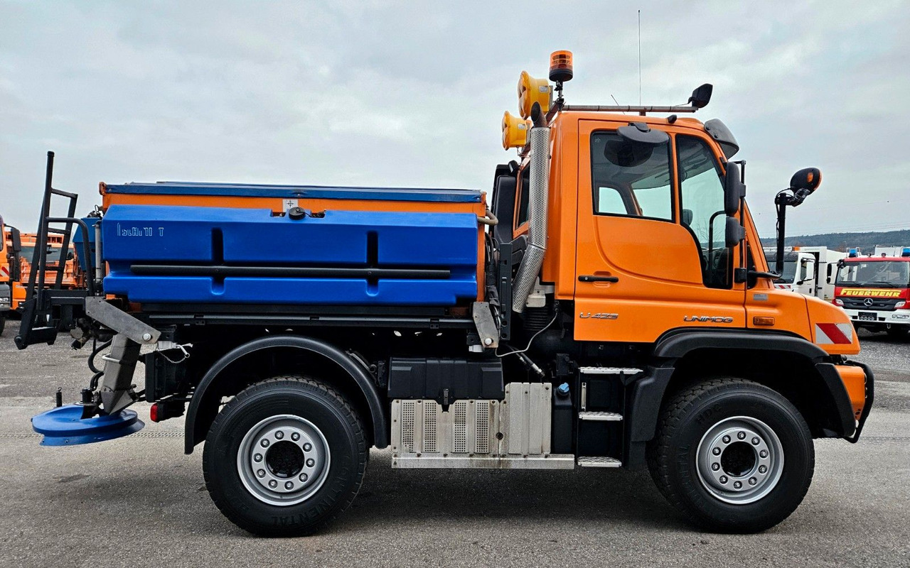 Truk jungkit Unimog U423 UGE Euro6 Hydrostat Schmidt Stratos: gambar 6 Truk jungkit Unimog U423 UGE Euro6 Hydrostat Schmidt Stratos: gambar 6