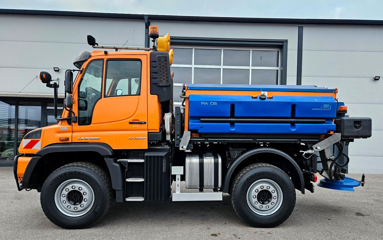 Unimog U423 UGE Euro6 Hydrostat Schmidt Stratos - Truk jungkit: gambar 2 Unimog U423 UGE Euro6 Hydrostat Schmidt Stratos - Truk jungkit: gambar 2