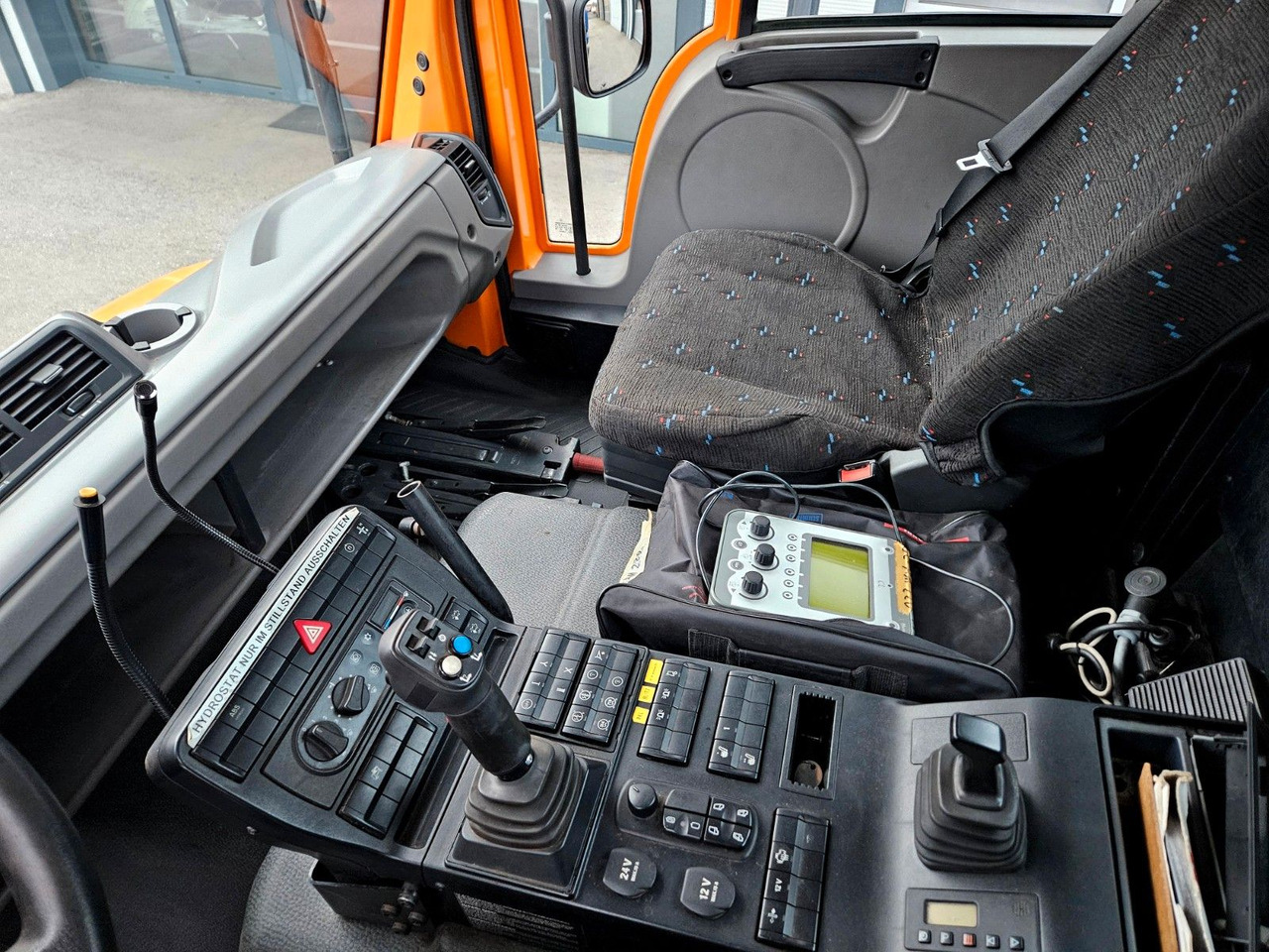 Truk jungkit Unimog U423 UGE Euro6 Hydrostat Schmidt Stratos: gambar 10 Truk jungkit Unimog U423 UGE Euro6 Hydrostat Schmidt Stratos: gambar 10