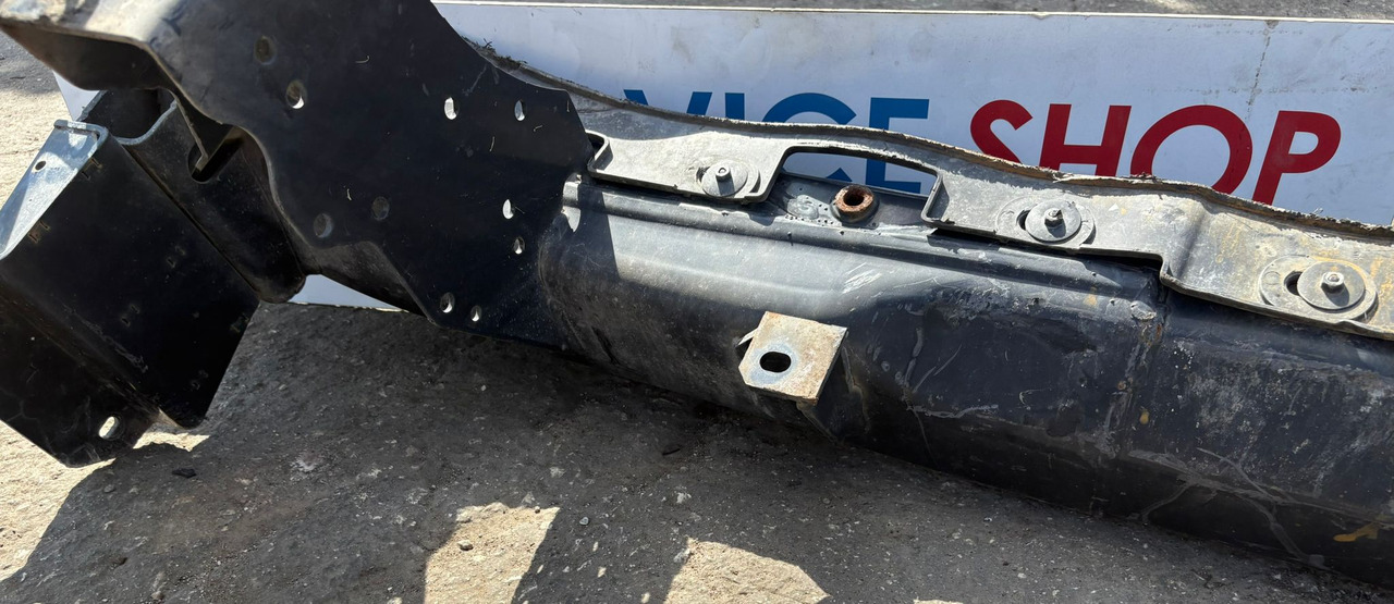 Barra paraurti DAF - Bumper untuk Truk: gambar 2 Barra paraurti DAF - Bumper untuk Truk: gambar 2