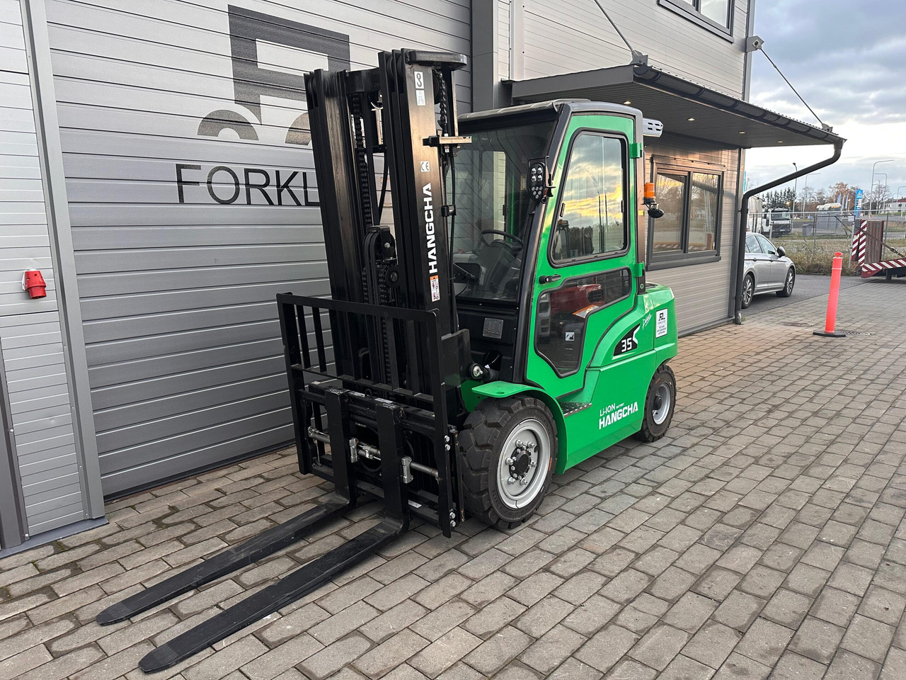 HC XH CPD35-XY2G-SI24 (309V Li-ion aku) - Forklift listrik: gambar 1 HC XH CPD35-XY2G-SI24 (309V Li-ion aku) - Forklift listrik: gambar 1