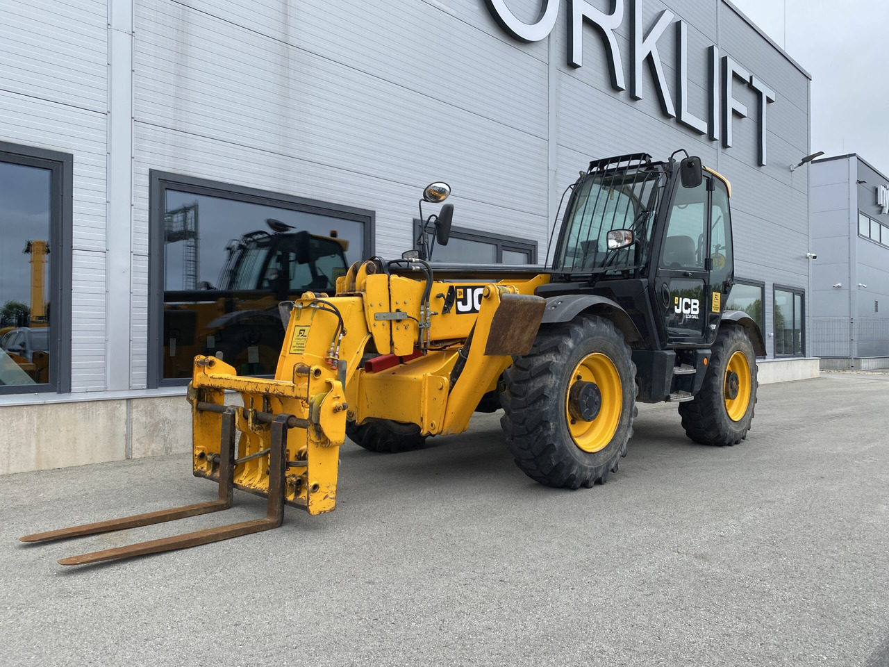 JCB 540-140 - Telehandler: gambar 1 JCB 540-140 - Telehandler: gambar 1