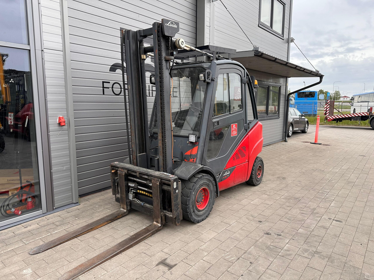 Linde H30D-02 - Forklift diesel: gambar 1 Linde H30D-02 - Forklift diesel: gambar 1