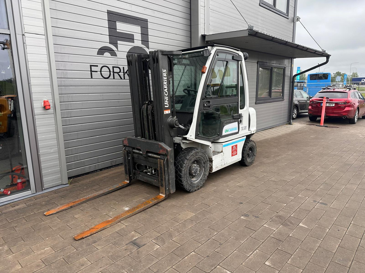 Unicarriers Y1D2A25Q - Forklift diesel: gambar 1 Unicarriers Y1D2A25Q - Forklift diesel: gambar 1